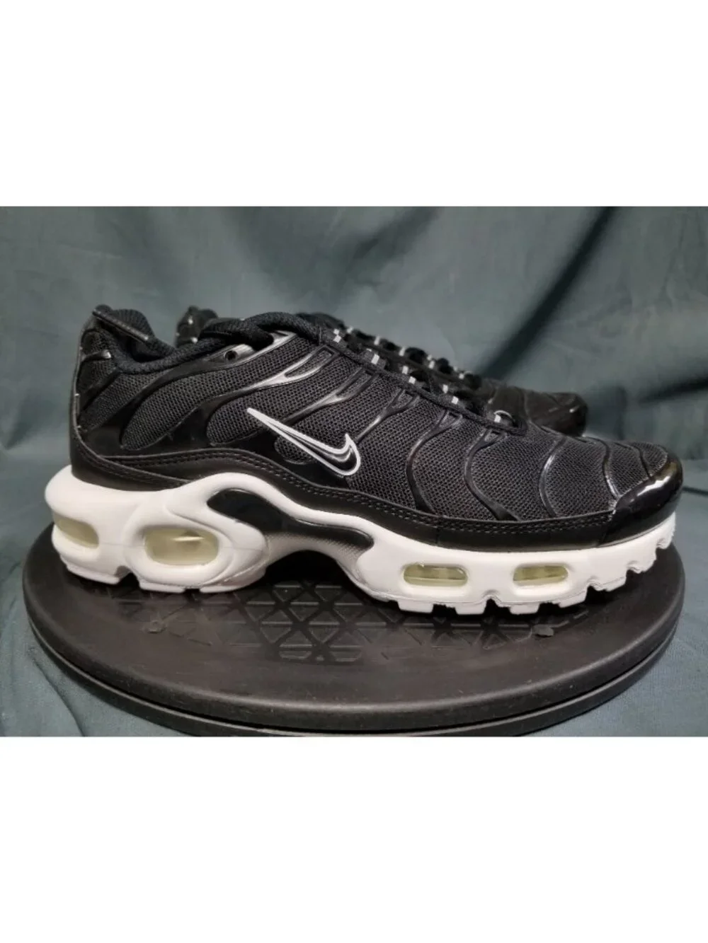 Nike Air Max Plus Black White Women's DM2362 001 Size 7.5 NEW NO BOX!